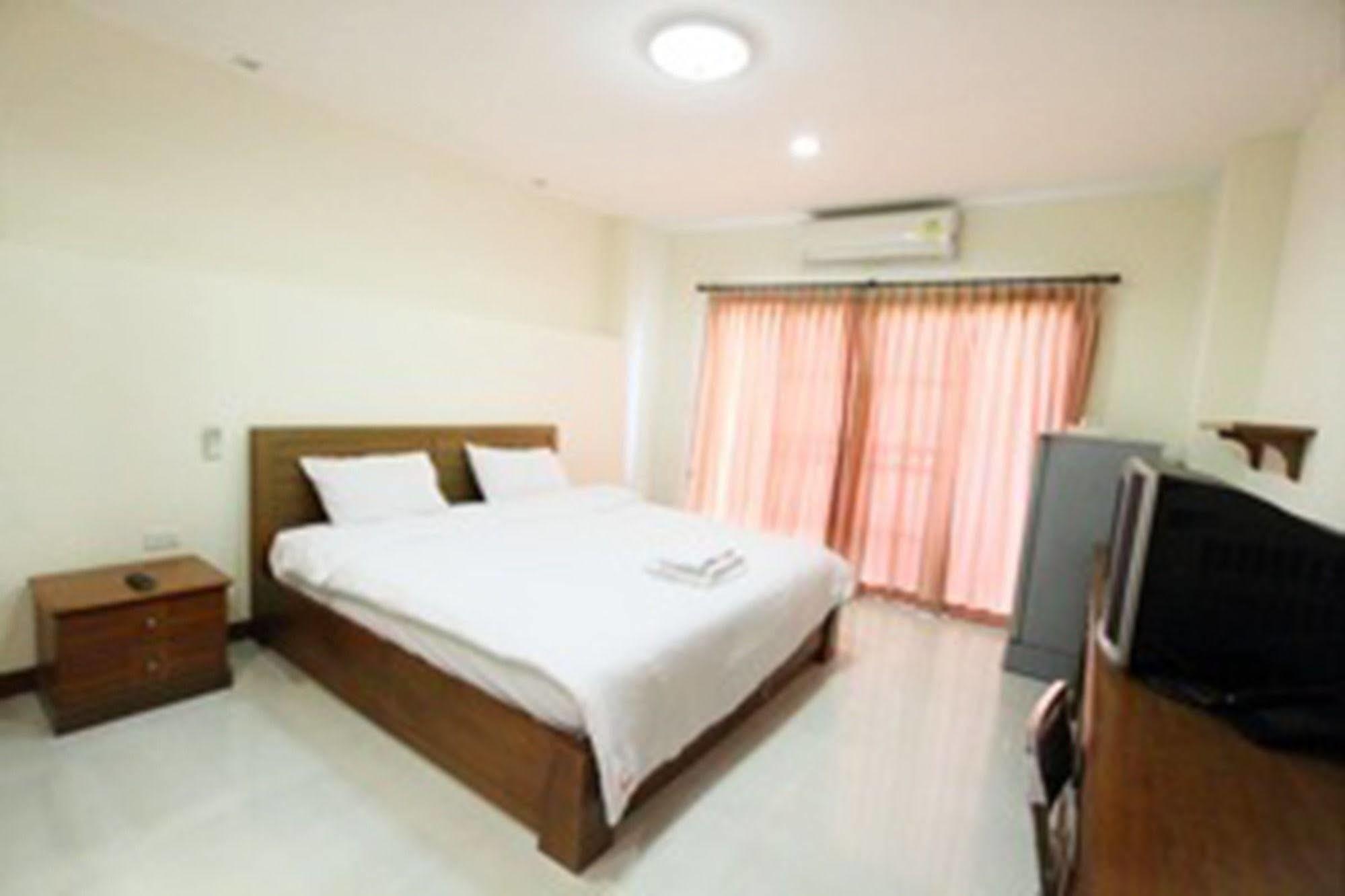 Noppakao Place Chiang Mai Exterior photo